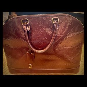 Louis Vuitton: Authentic Large Alma Bordeaux